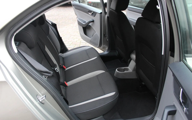 Skoda RAPID cena 35900 przebieg: 63995, rok produkcji 2014 z Baranów Sandomierski małe 326